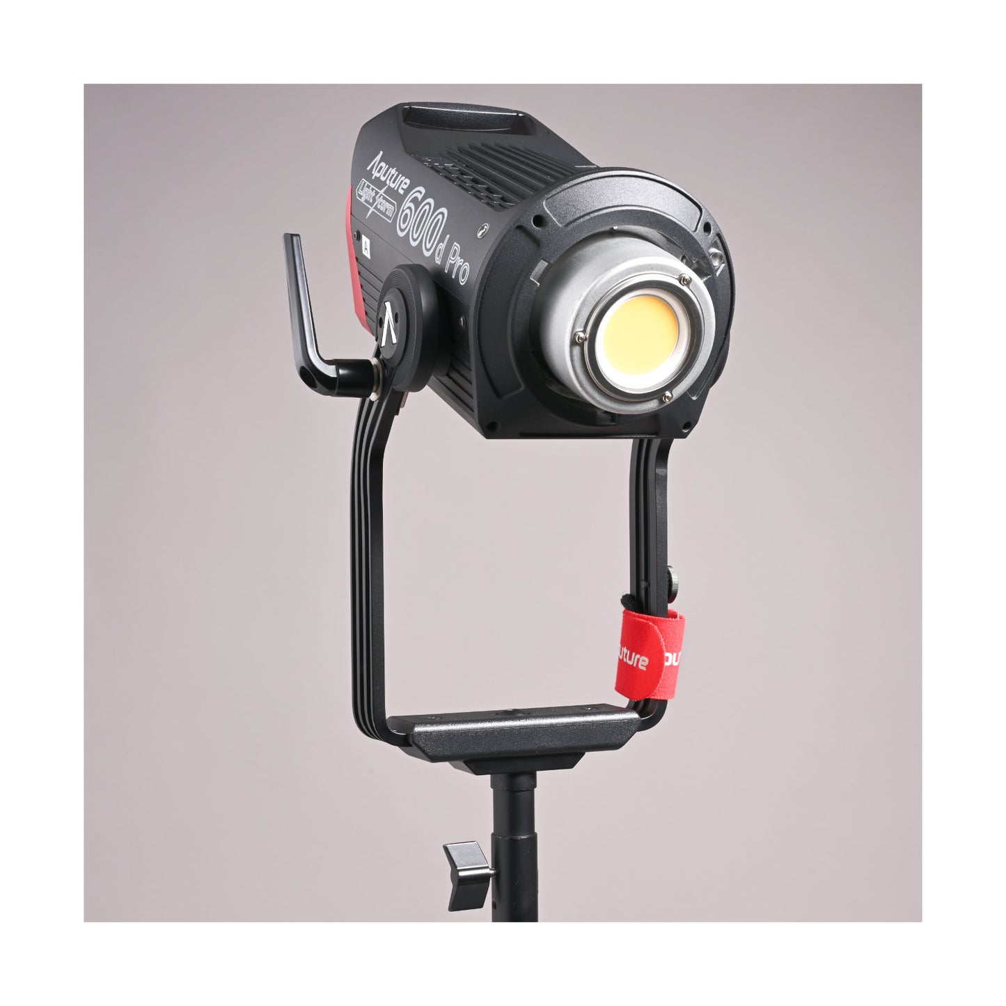 Aputure LS 600D Pro LED light (Kit A) - Ex Rental