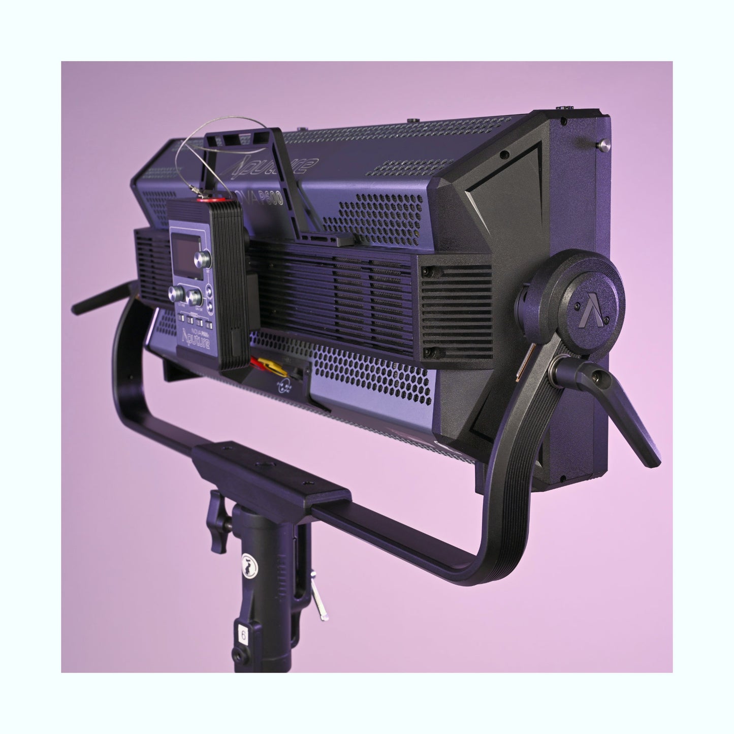 Aputure Nova P600c 600W RGB WW constant light - Ex Rental