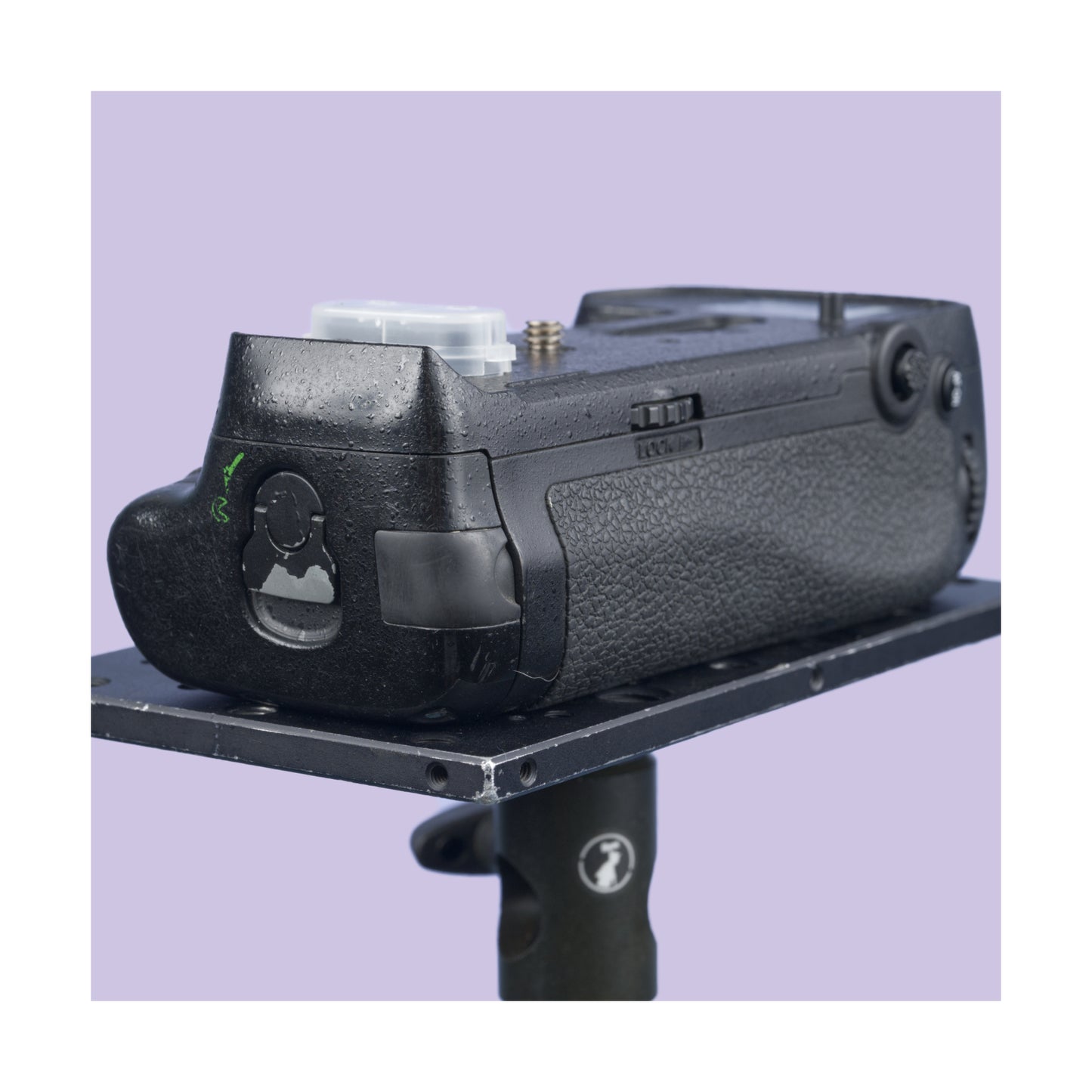 Buy second hand Nikon MB-D18 battery grip for Nikon D850 at Topic Store