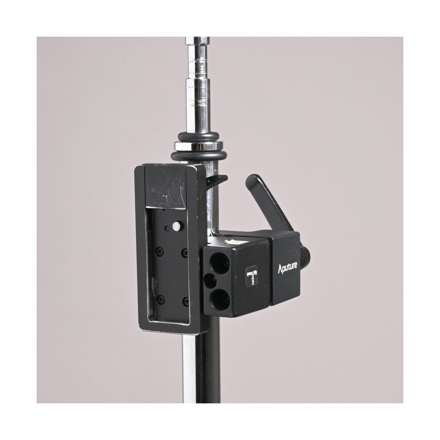 Aputure LS 600D Pro LED light (Kit A) - Ex Rental