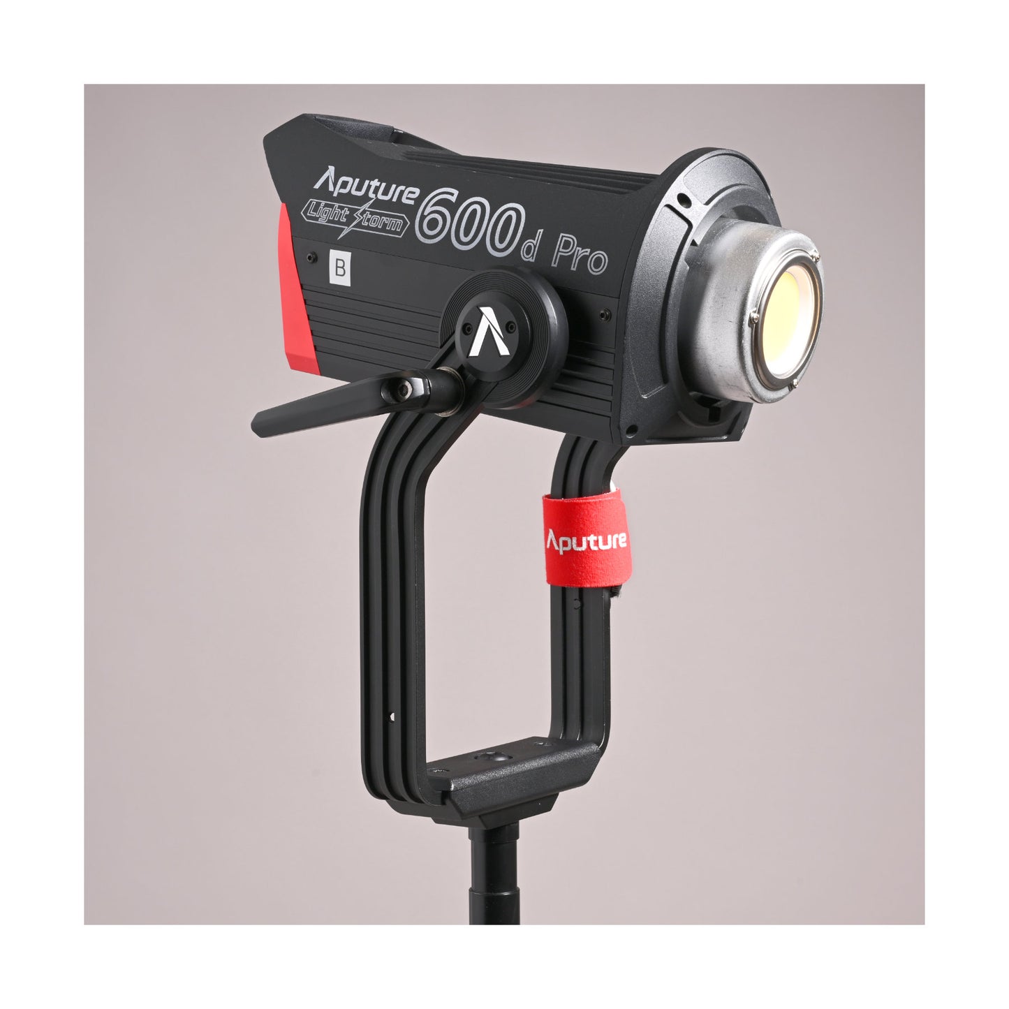 Aputure LS 600D Pro LED light (Kit B) - Ex Rental
