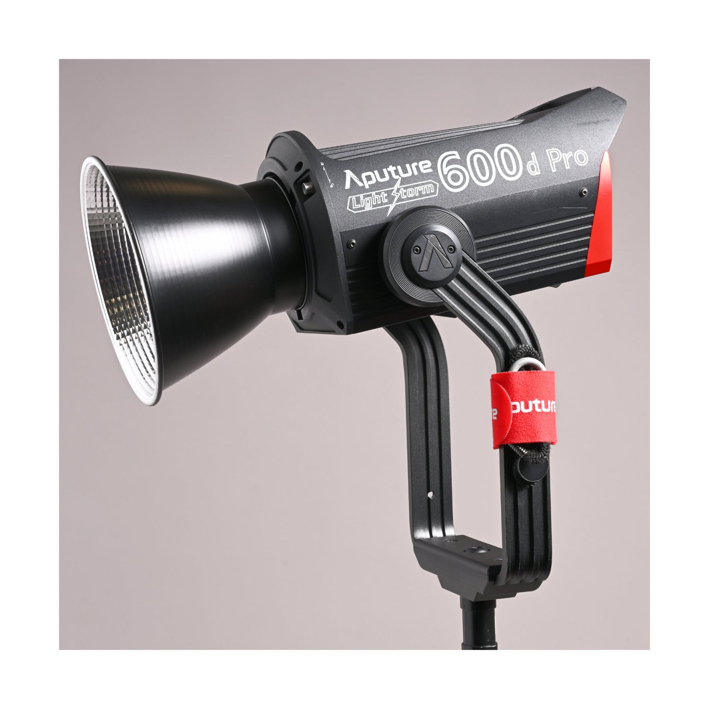 Aputure LS 600D Pro LED light (Kit B) - Ex Rental
