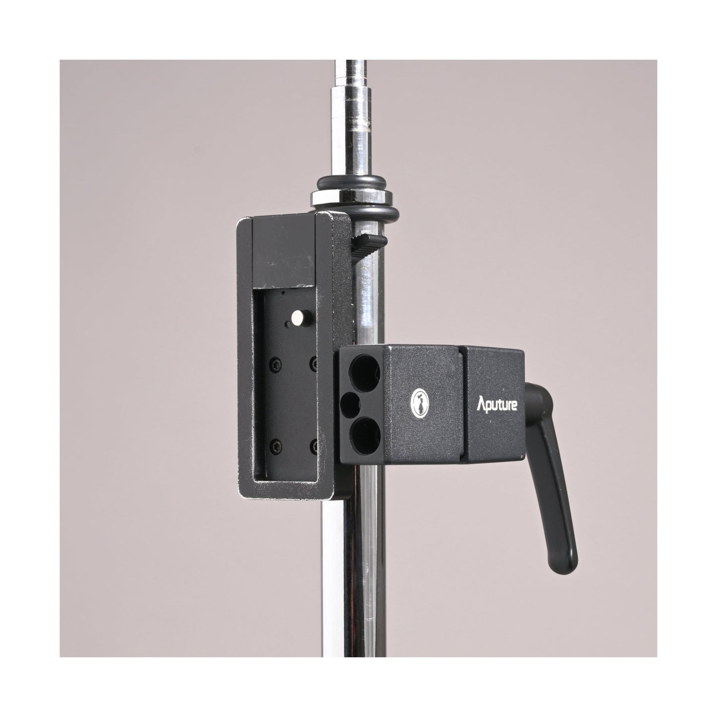 Aputure LS 600D Pro LED light (Kit B) - Ex Rental
