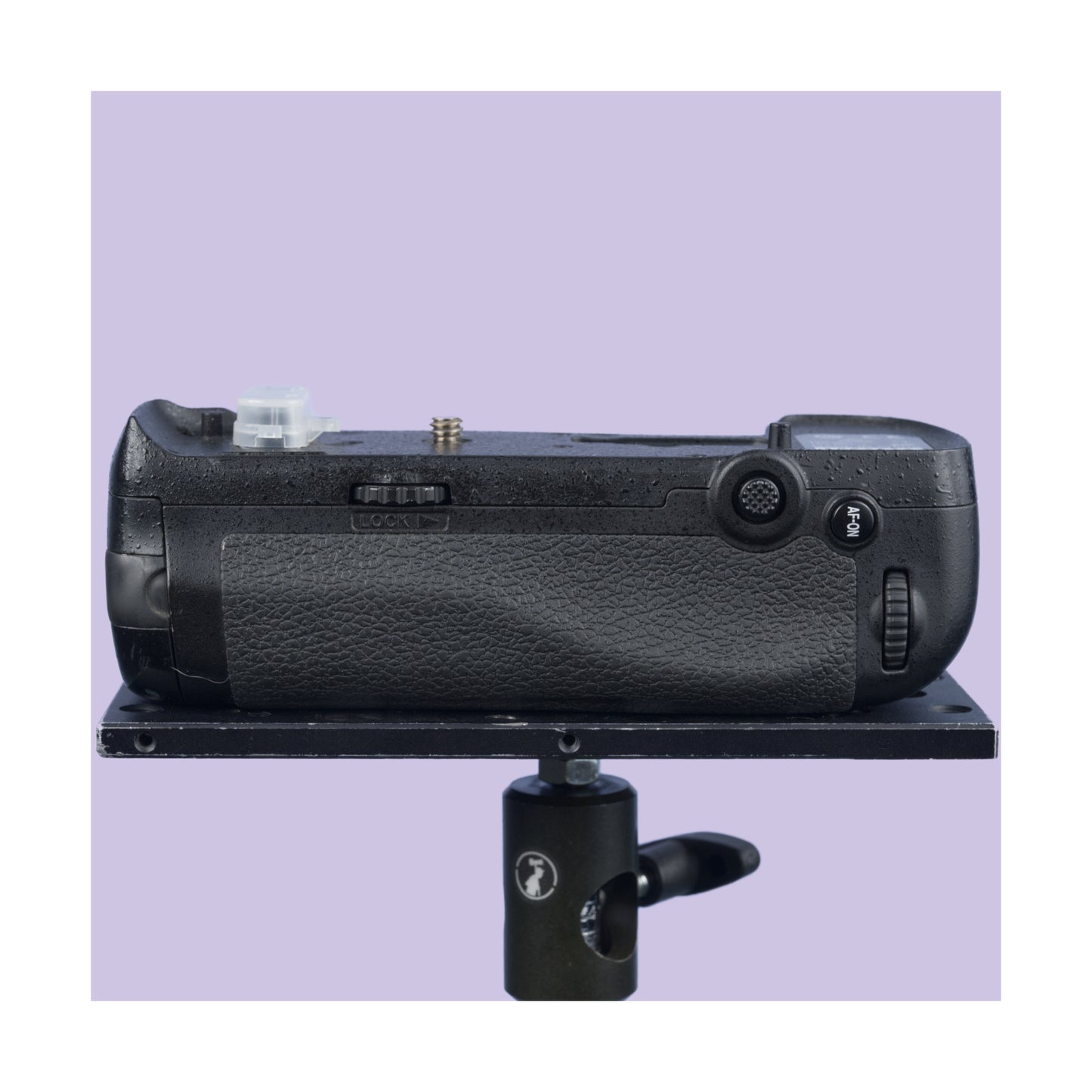 Buy second hand Nikon MB-D18 battery grip for Nikon D850 at Topic Store
