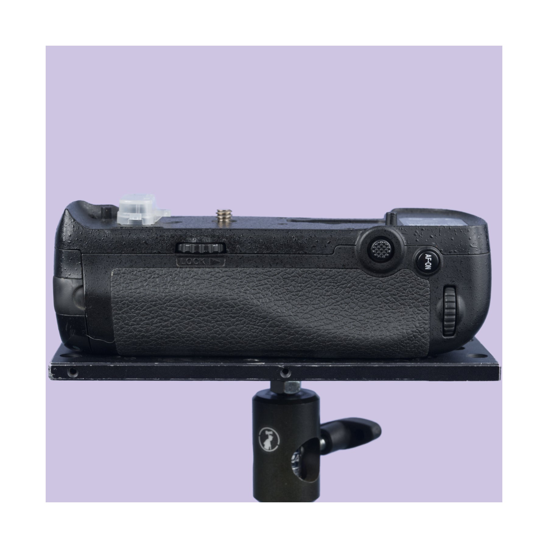 Buy second hand Nikon MB-D18 battery grip for Nikon D850 at Topic Store