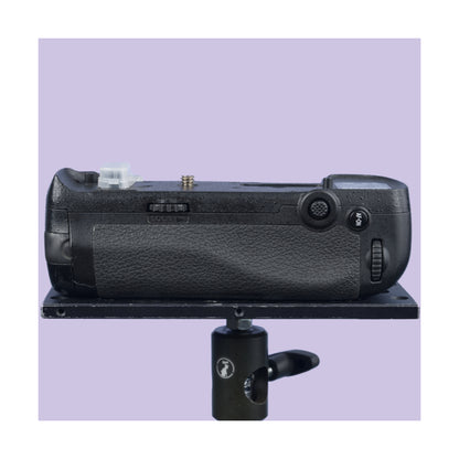 Buy second hand Nikon MB-D18 battery grip for Nikon D850 at Topic Store