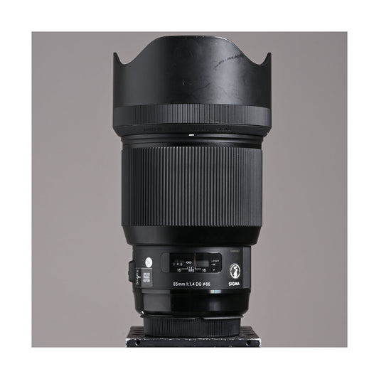 Sigma 85mm 1.4 lens for Canon EF - Ex Rental