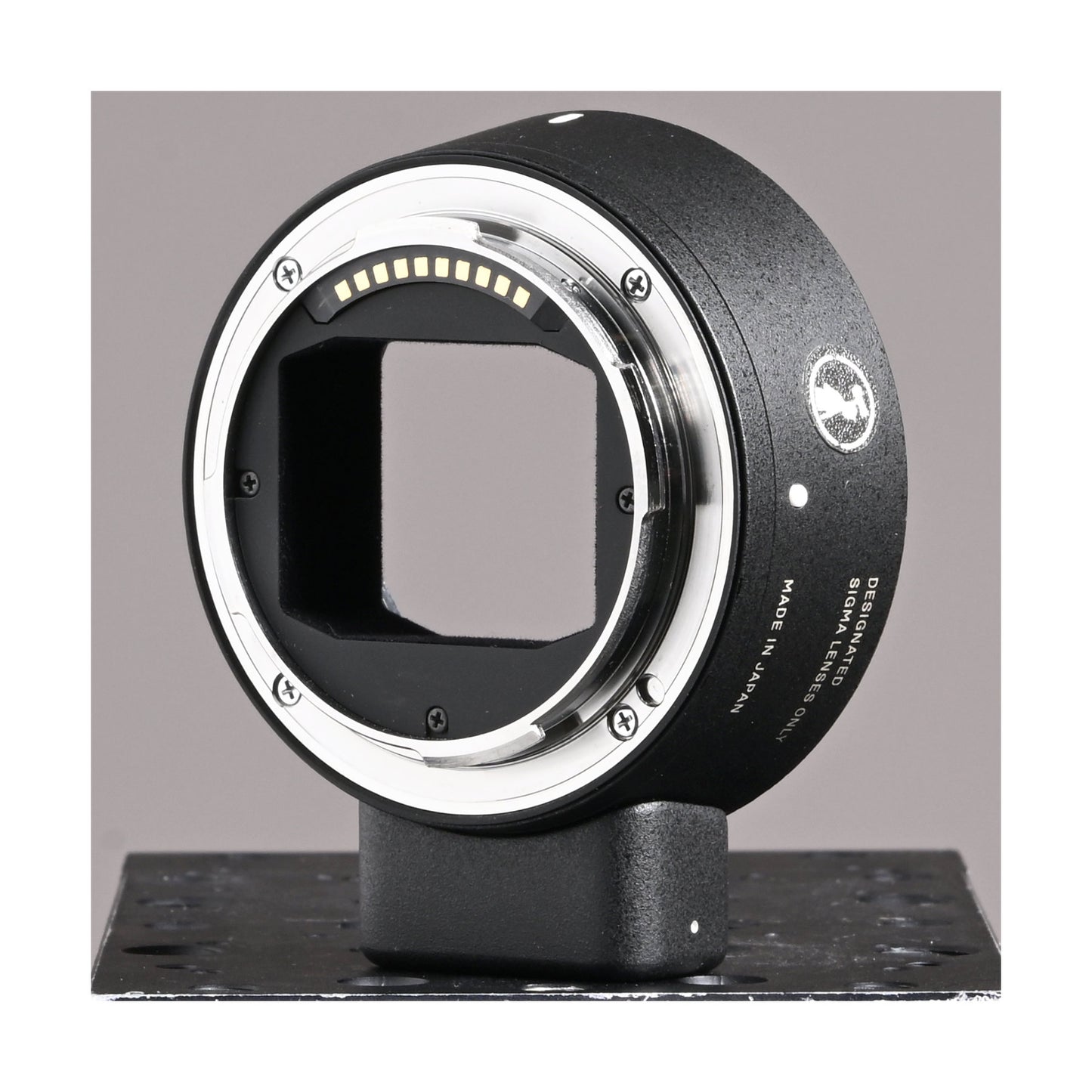 Sigma MC-21 EF to Leica L adapter - Ex Rental